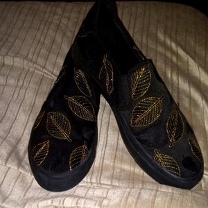 Zara Men Unisex Embroidered Leaf Lounge Slip On Loafers